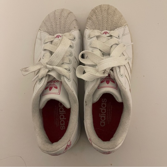 Adidas superstars size US6 - Picture 3 of 5